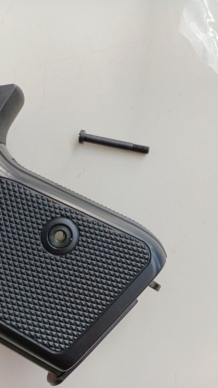 ネジ外れてます