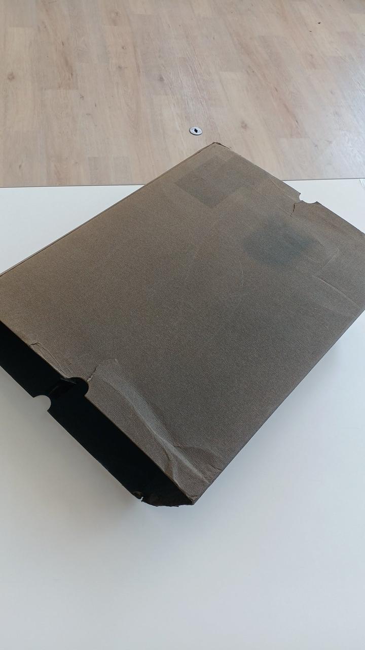 ケース日焼けあり