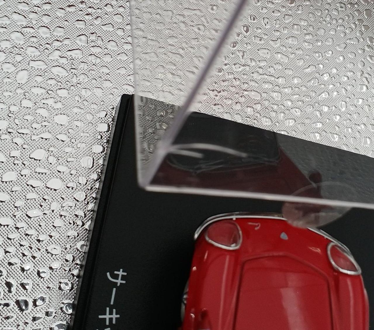 アクリルケースイタミあり