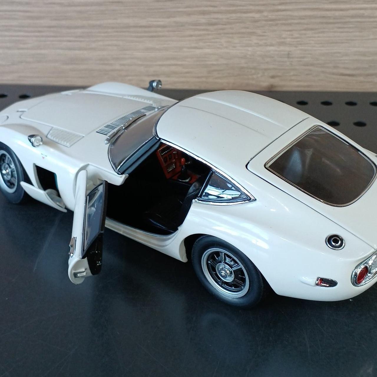 本体イタミ、左ドアノブ欠けあり