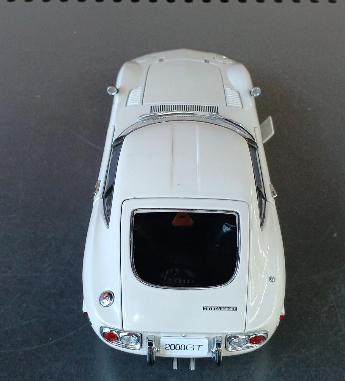 本体イタミ、左ドアノブ欠けあり