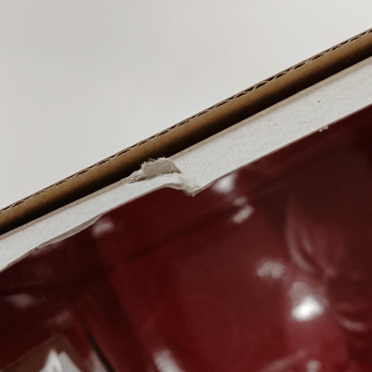 背景敷き板破れあり