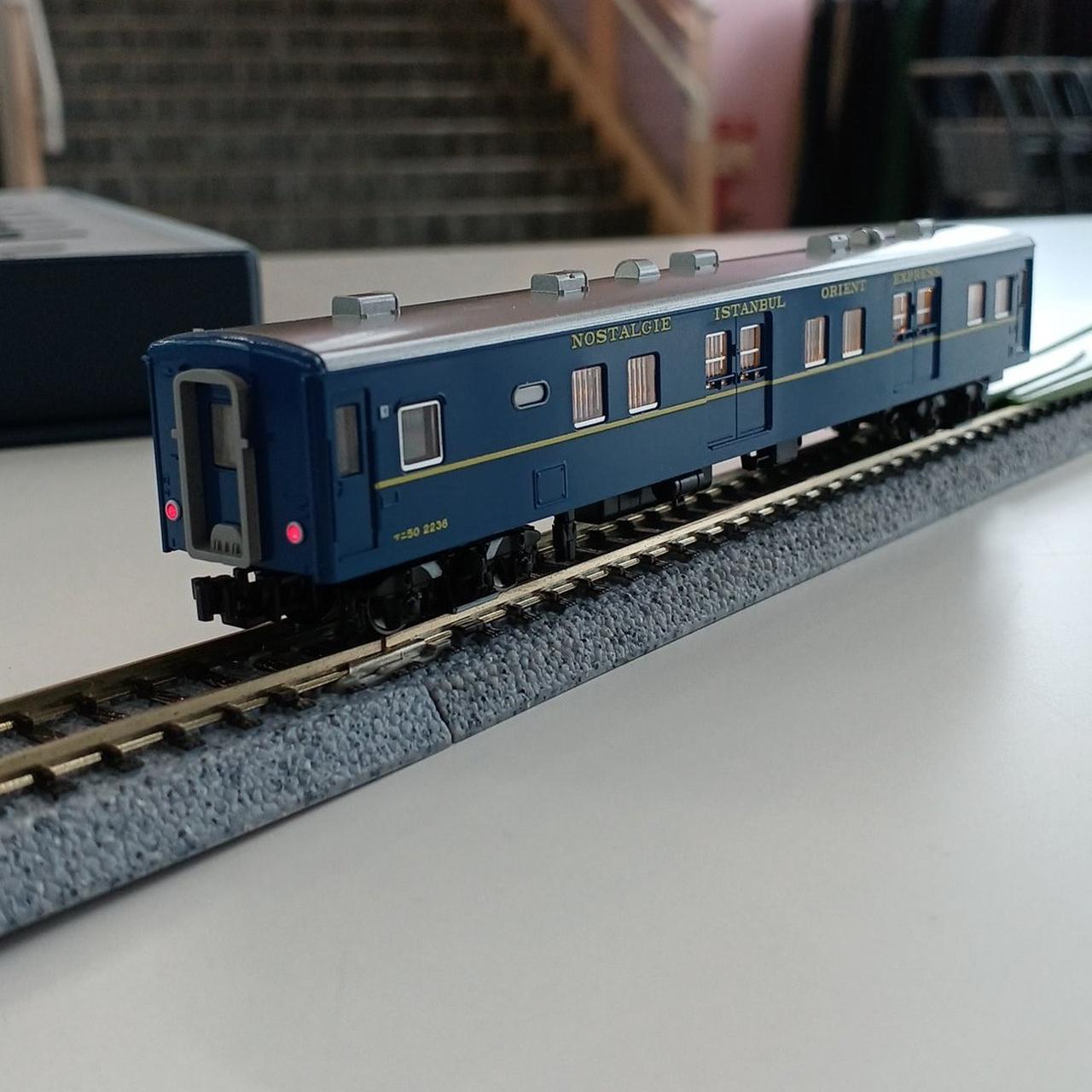 室内灯、先頭ライトあり