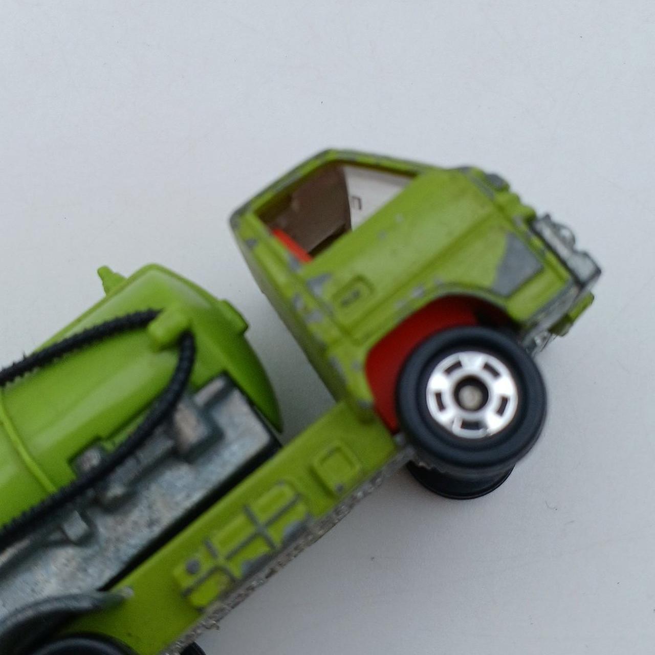 本体キズ、塗装剥がれあり