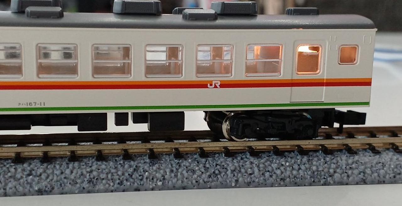 全車両室内灯可動