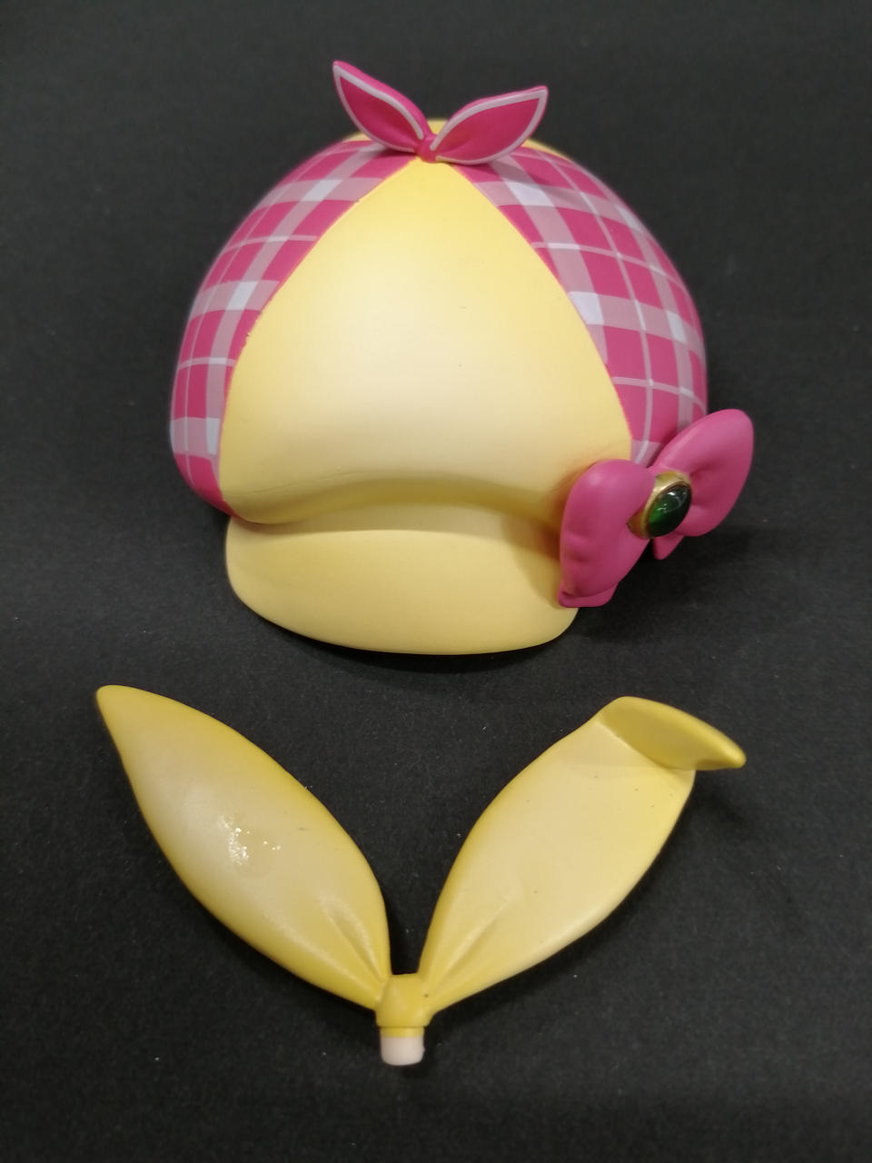 色褪せ、劣化によるベタつきあり