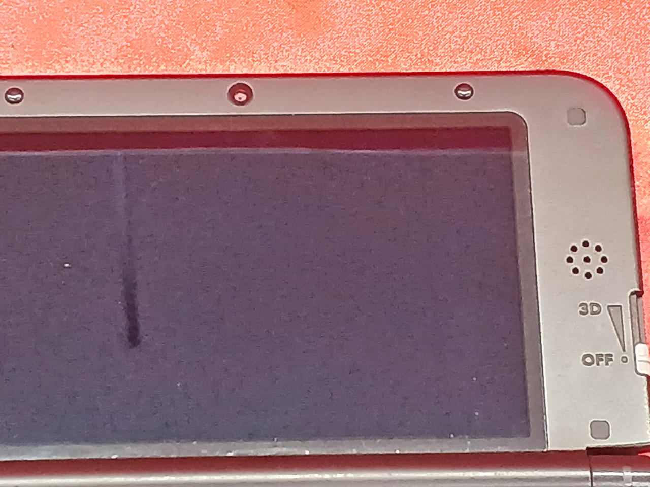 液晶内部にホコリの混入があります。