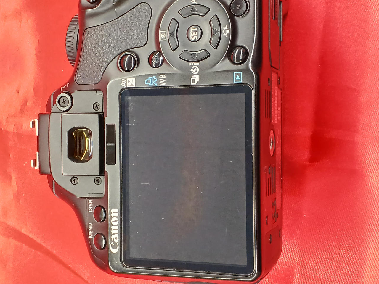 小キズがあります。