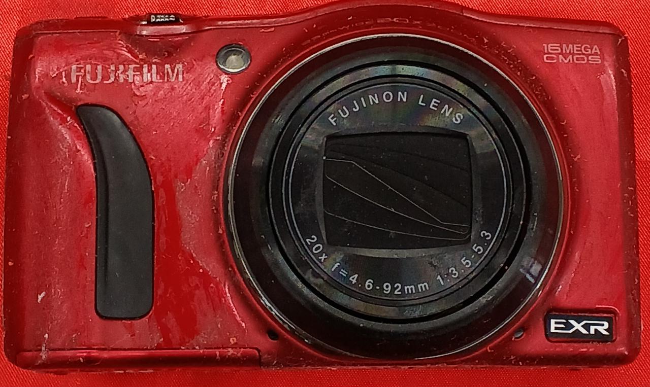 全体的にベタつきあります。