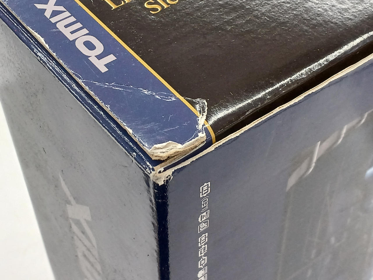 箱イタミ全体的にあります。