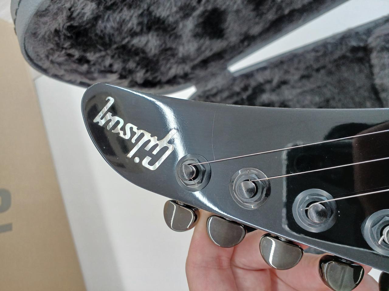 Gibson USA★フライングV エレキギター★ハードケース付 ギブソンUSA】フライングV クラシックホワイト（ハードケース付