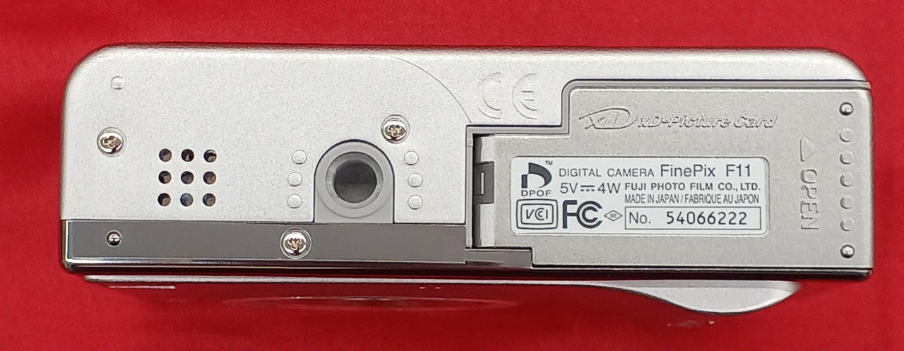 FUJIFILM FinePix F11 本体 バッテリー XDカード FUJIFILM FinePix F11 本体 バッテリー XDカード
