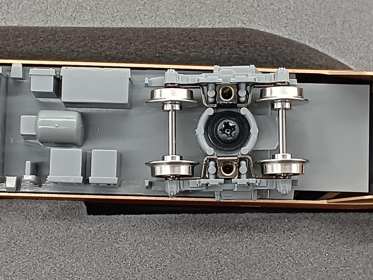 先頭車のみ新品車輪に交換