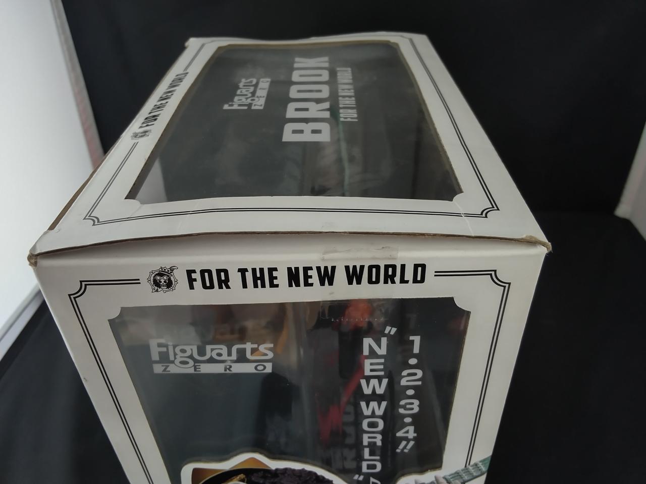 未開封品ですが、一箇所だけテープ切れあり