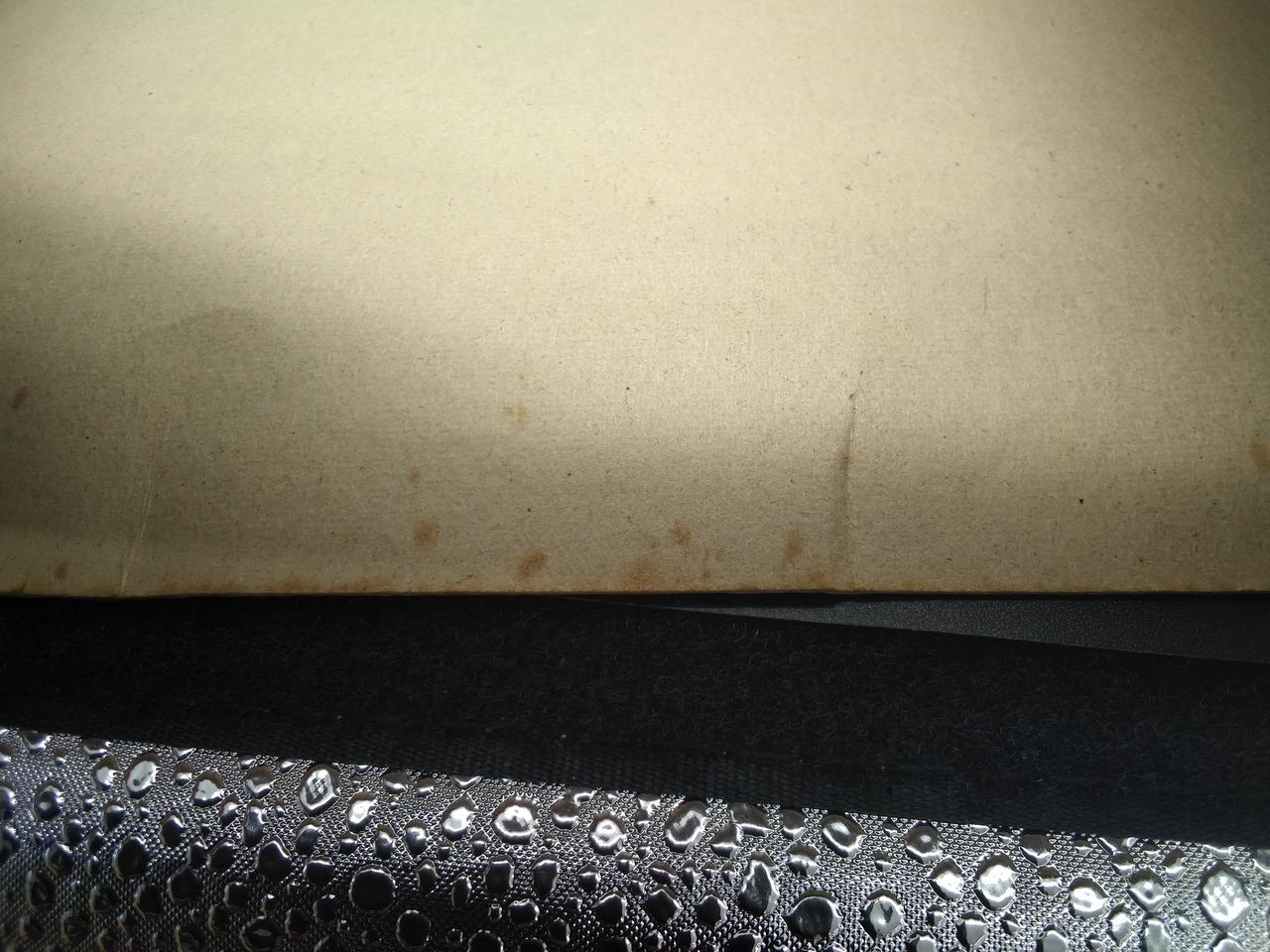 箱の中シミあり