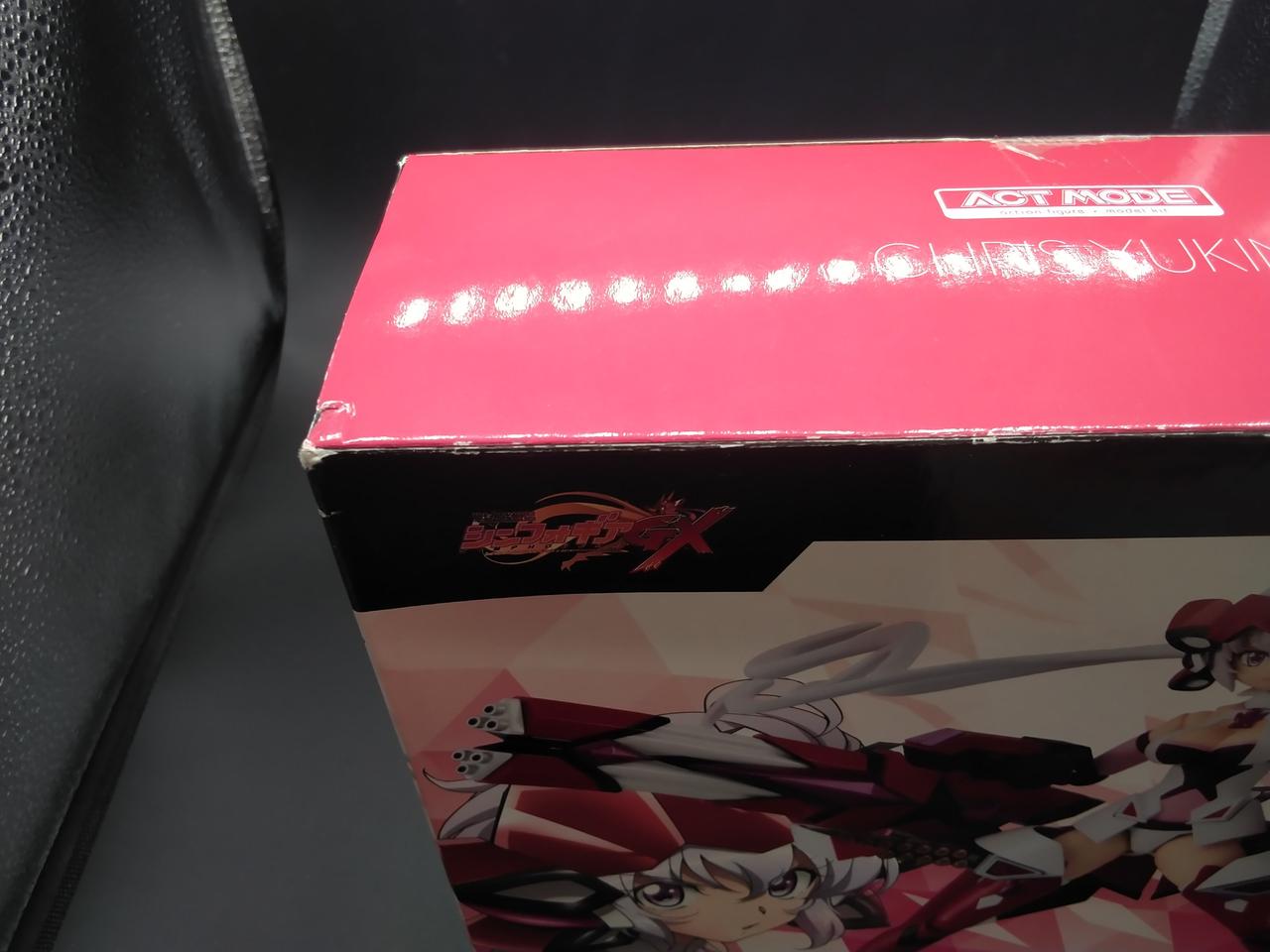 箱全体的に擦れ・キズあり