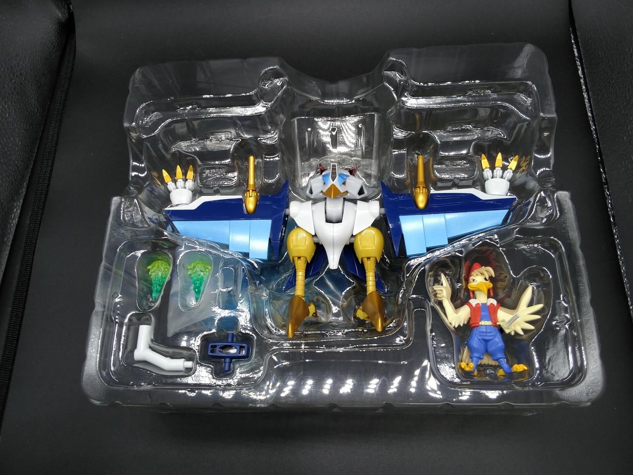 裏に専用台座が付いています。