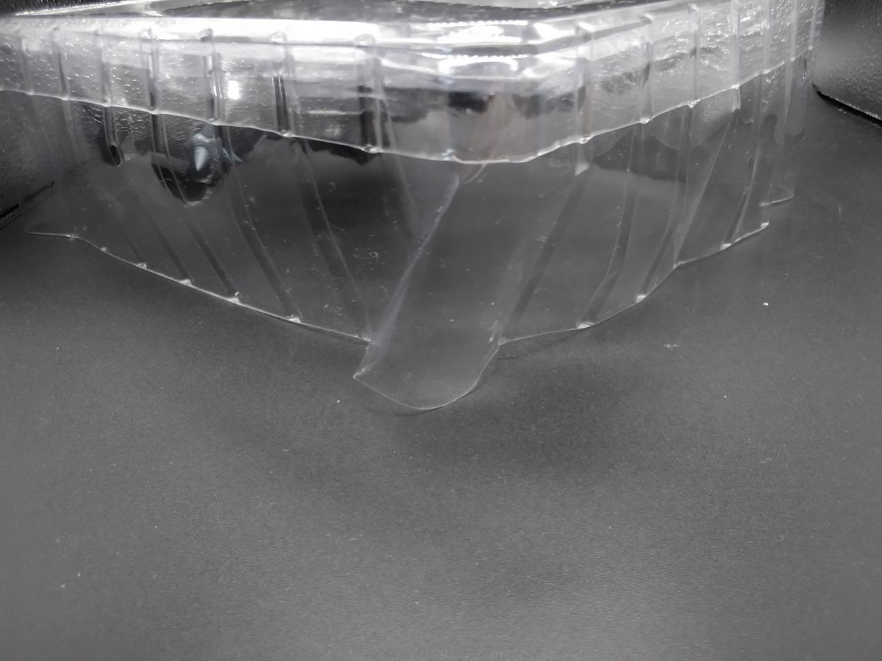 内箱曲がっています