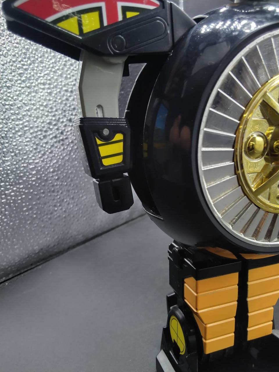 右腕が関節緩いです。