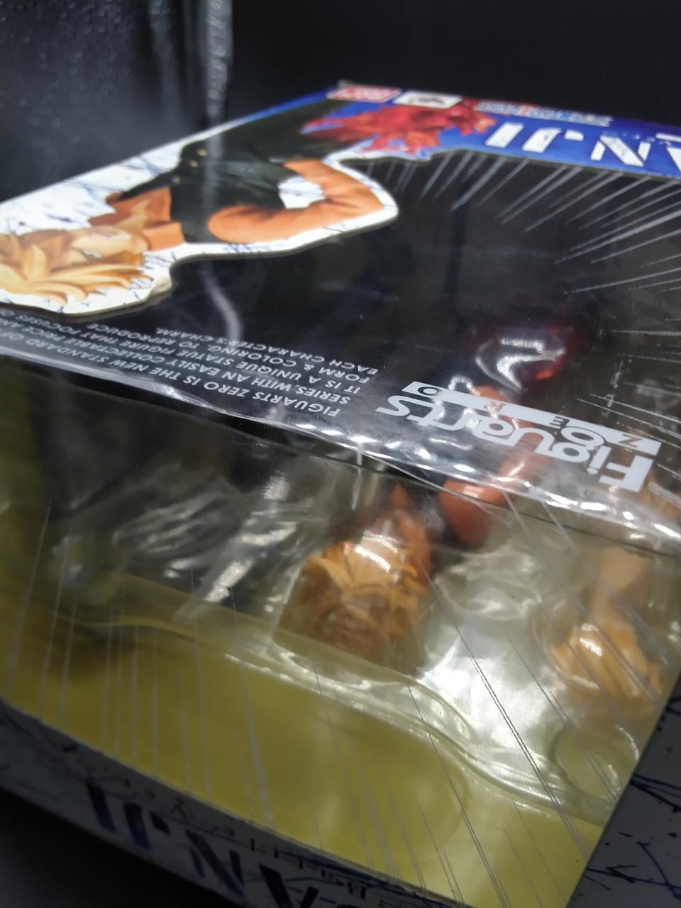 ケースのフィルム部分破れあり