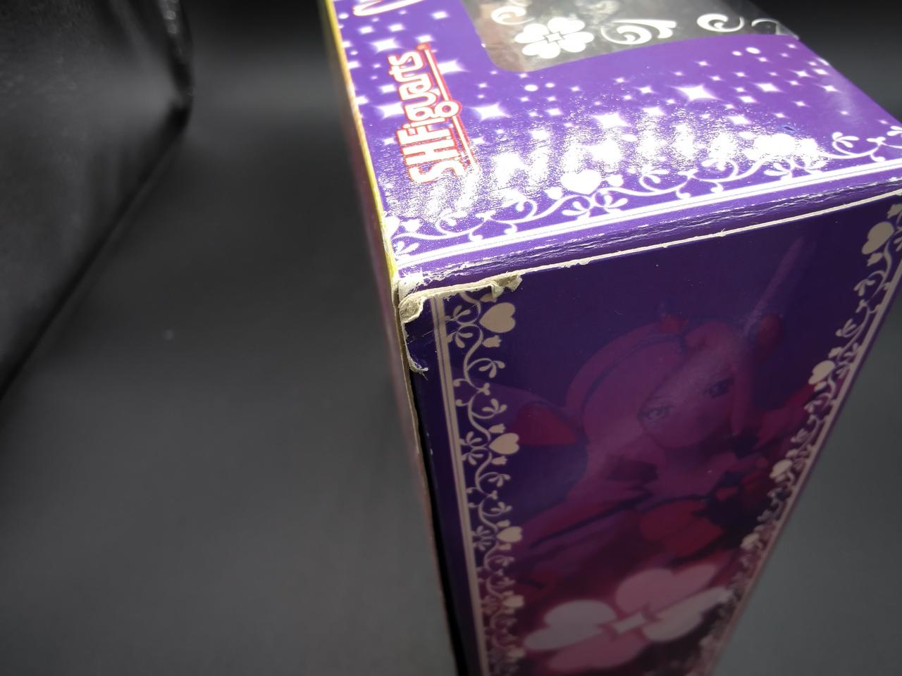 外箱ダメージあり