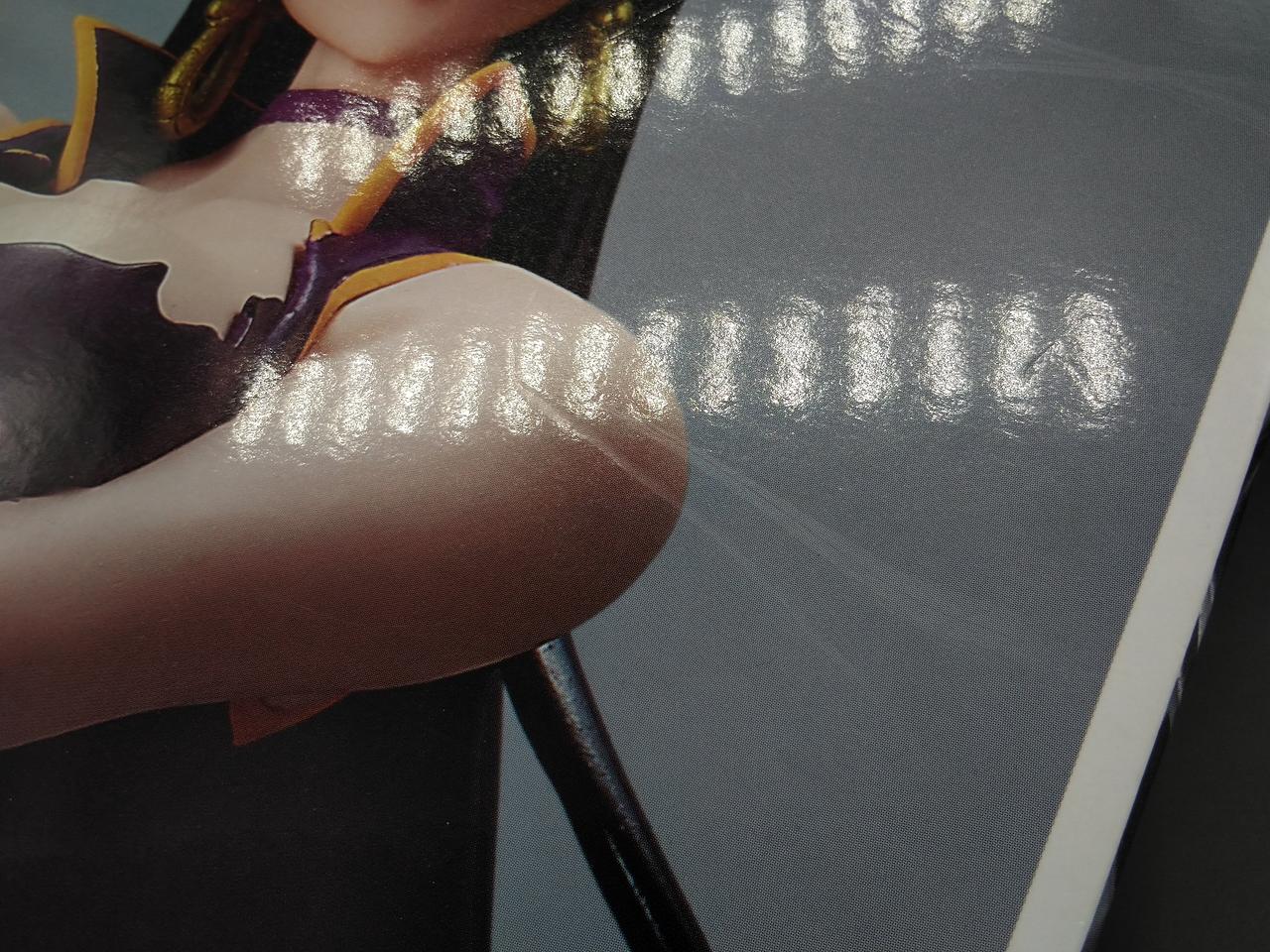 爪でかいたような跡あり