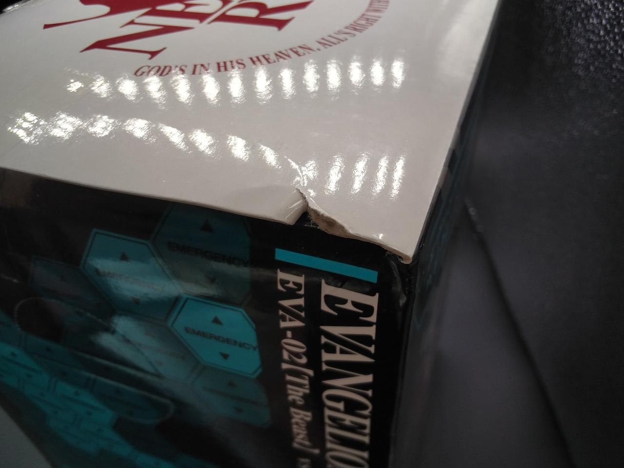 外箱、やぶれあり