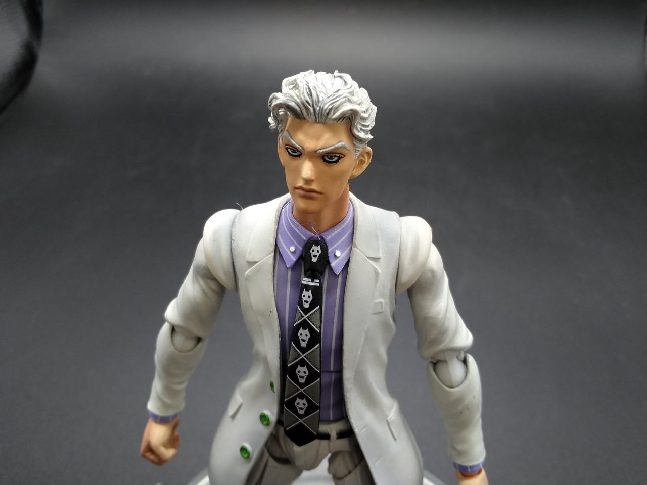 鼻先に若干の塗装剥げあり