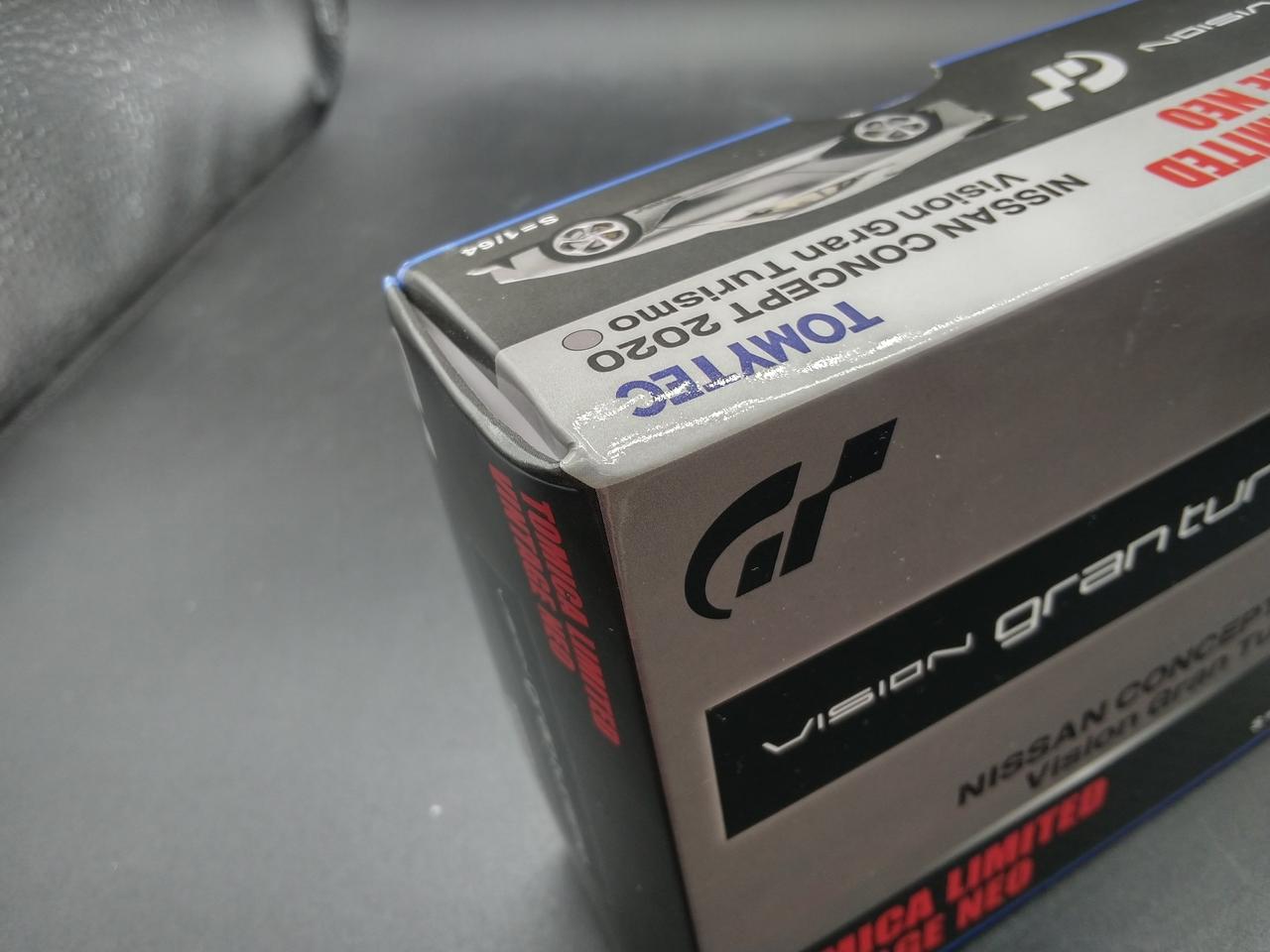 外箱、変形あり