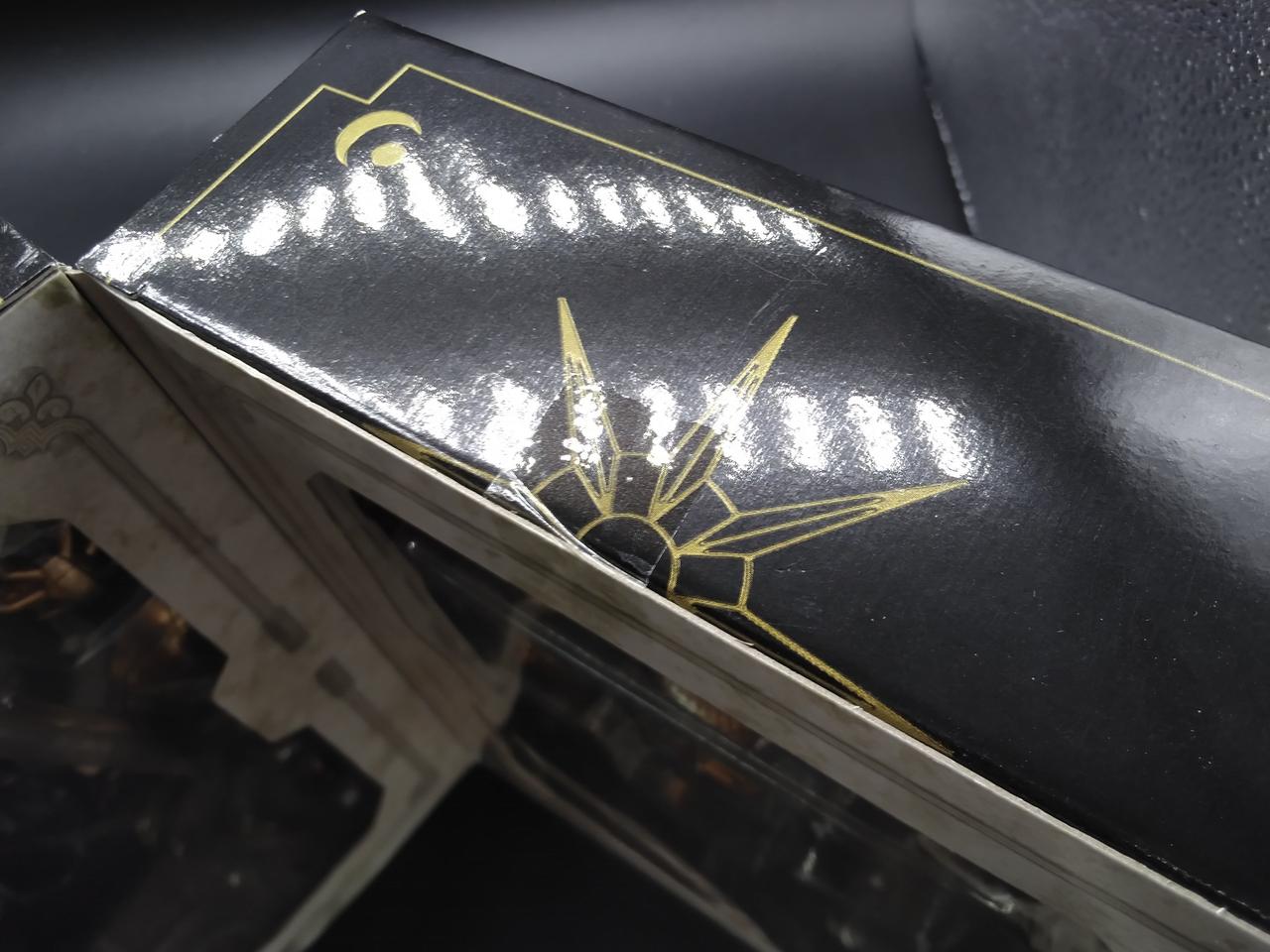 開いて右側のみ未開封