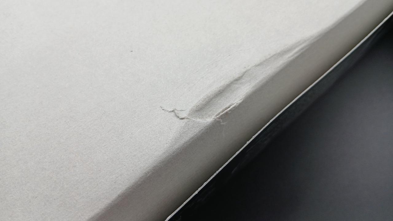 凹み・破れあり