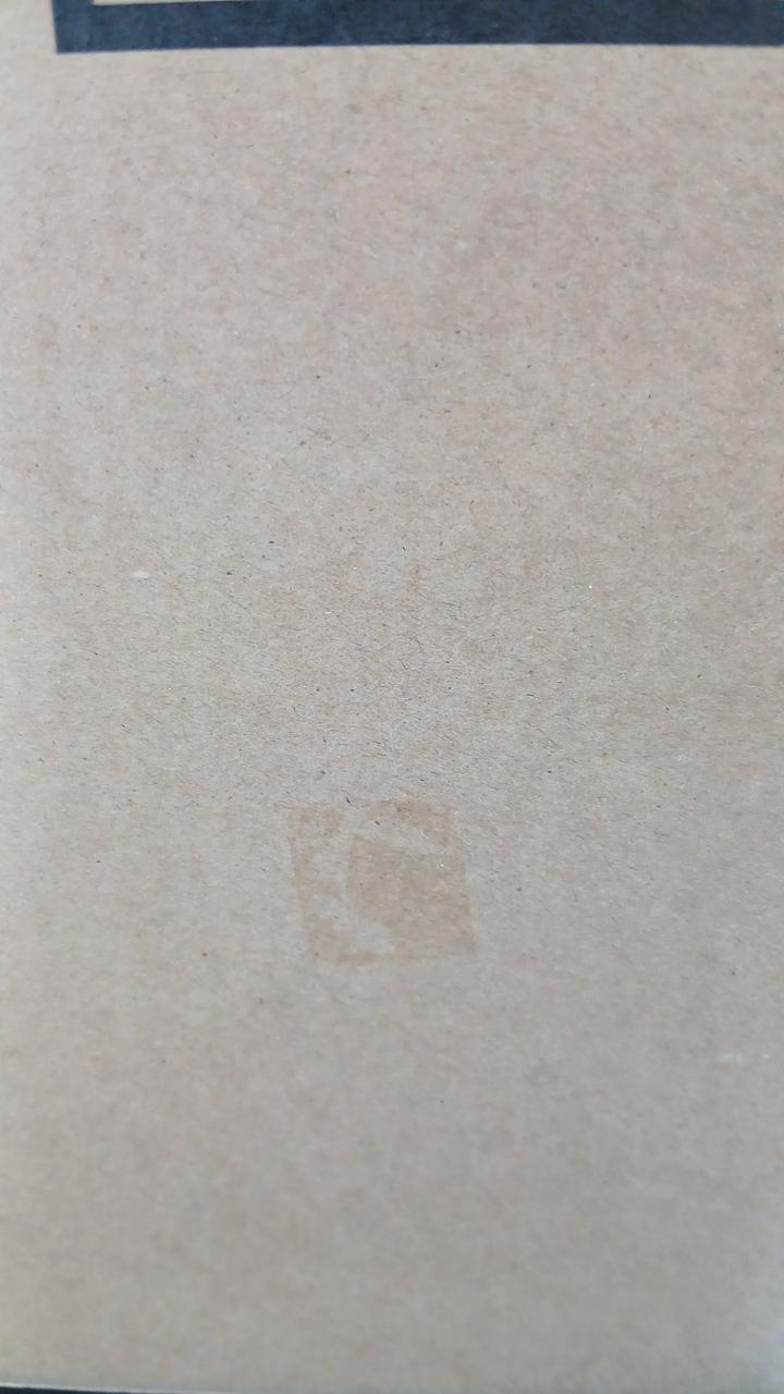 テープ跡あり