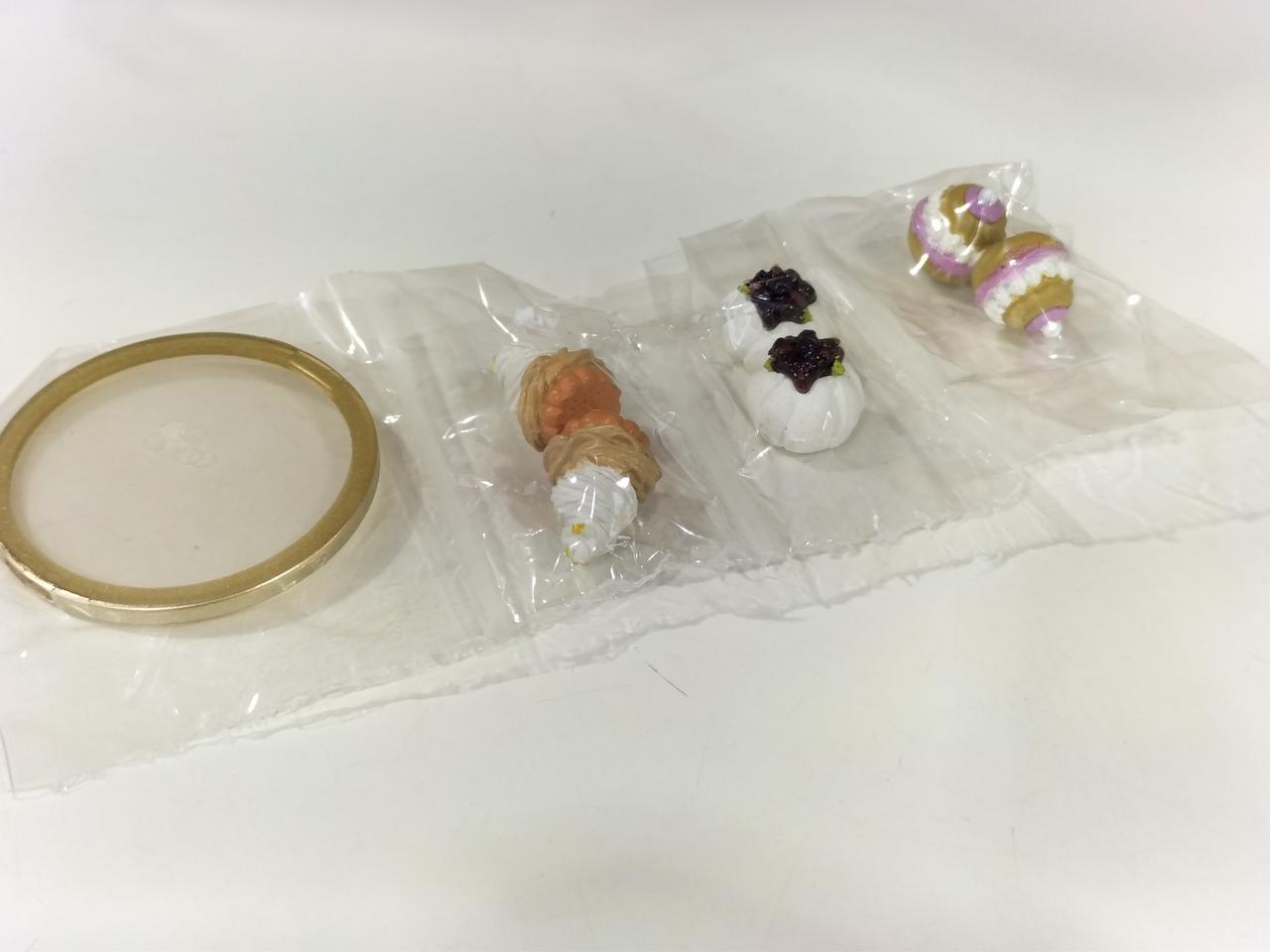 現状開いてませんが、他の封と違います。