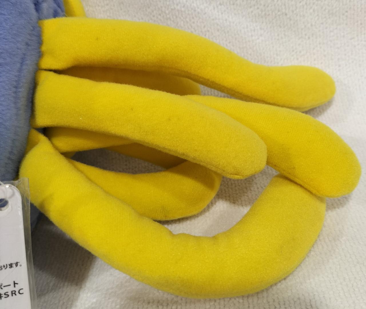 小さなシミがあります