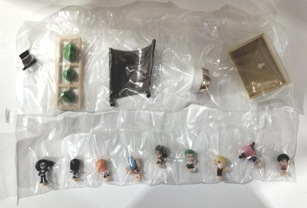 ラムネが入っていた場所が開いています