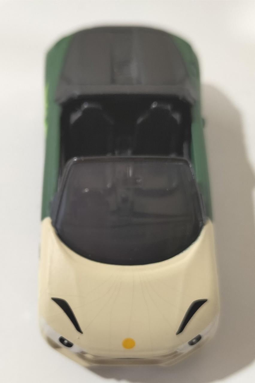 塗装割れしています。