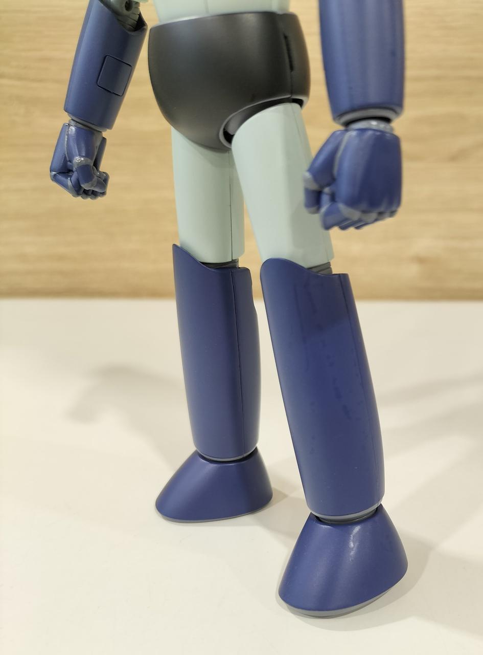 左足に擦れた様な跡あり