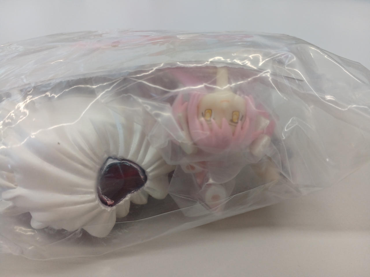 顔パーツ、スカートの汚れ