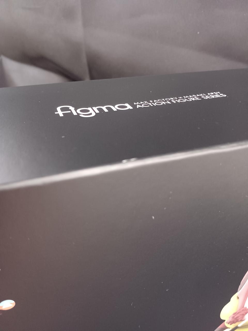 白く擦れた跡があります。