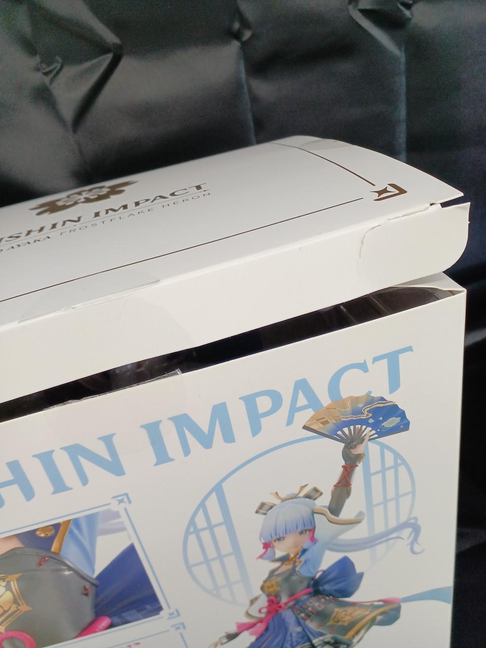 破けています。