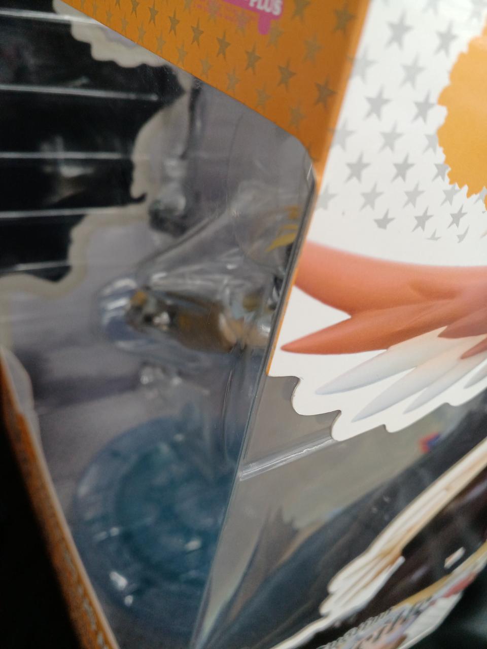 透明の部分が盛り上がっています。