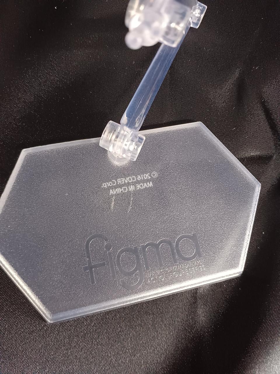 白く擦れた跡があります。