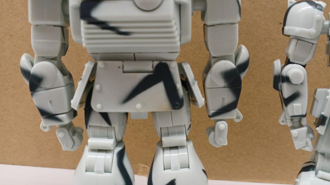 真ん中下らへんに汚れあり