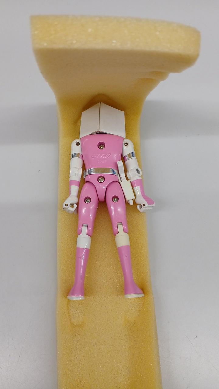 このようにくるまれて箱に入ってます