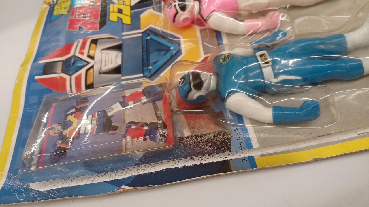 ブリスター左側少し開いています。