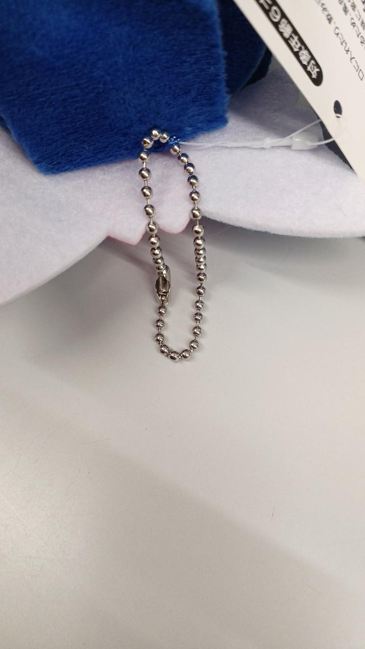 ボールチェーンついてます