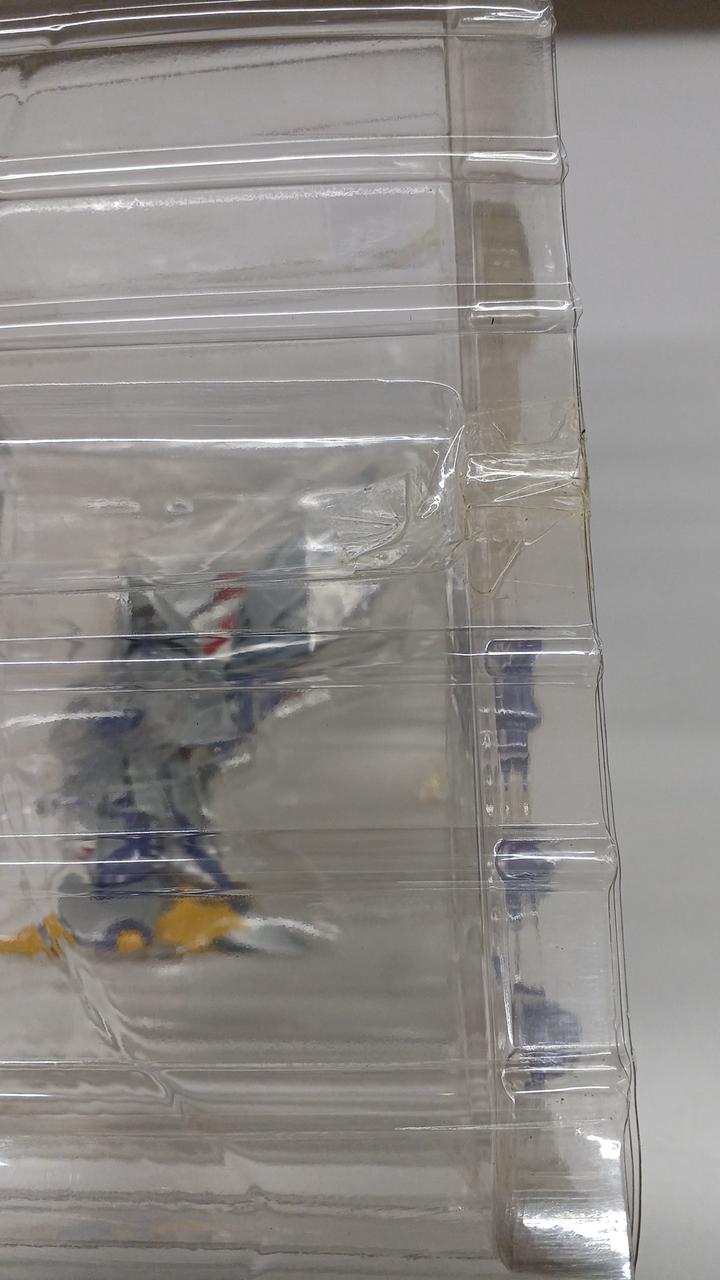 下側のブリスターは未開封です