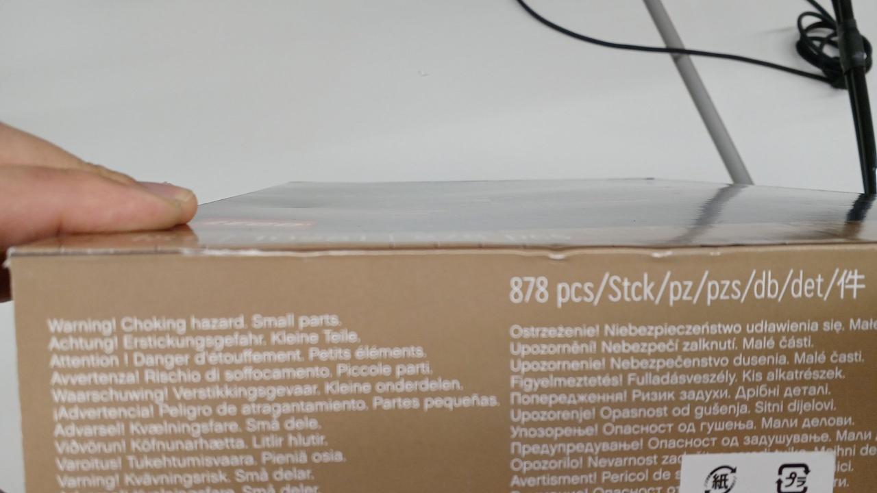 キズ、凹みあり。