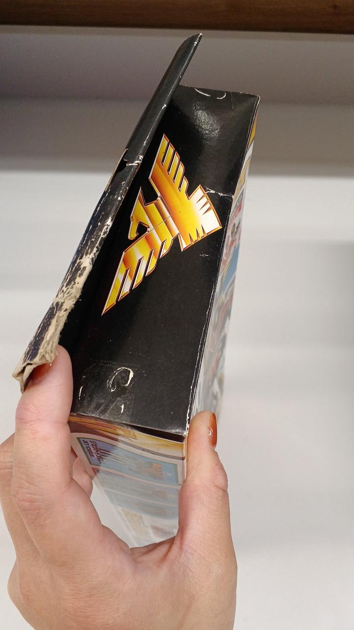 箱ダメージあり