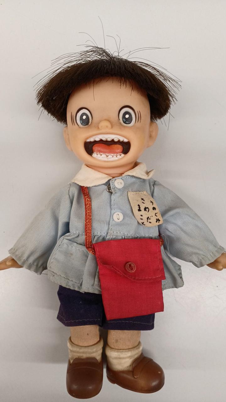 全体的にキズ汚れあり。